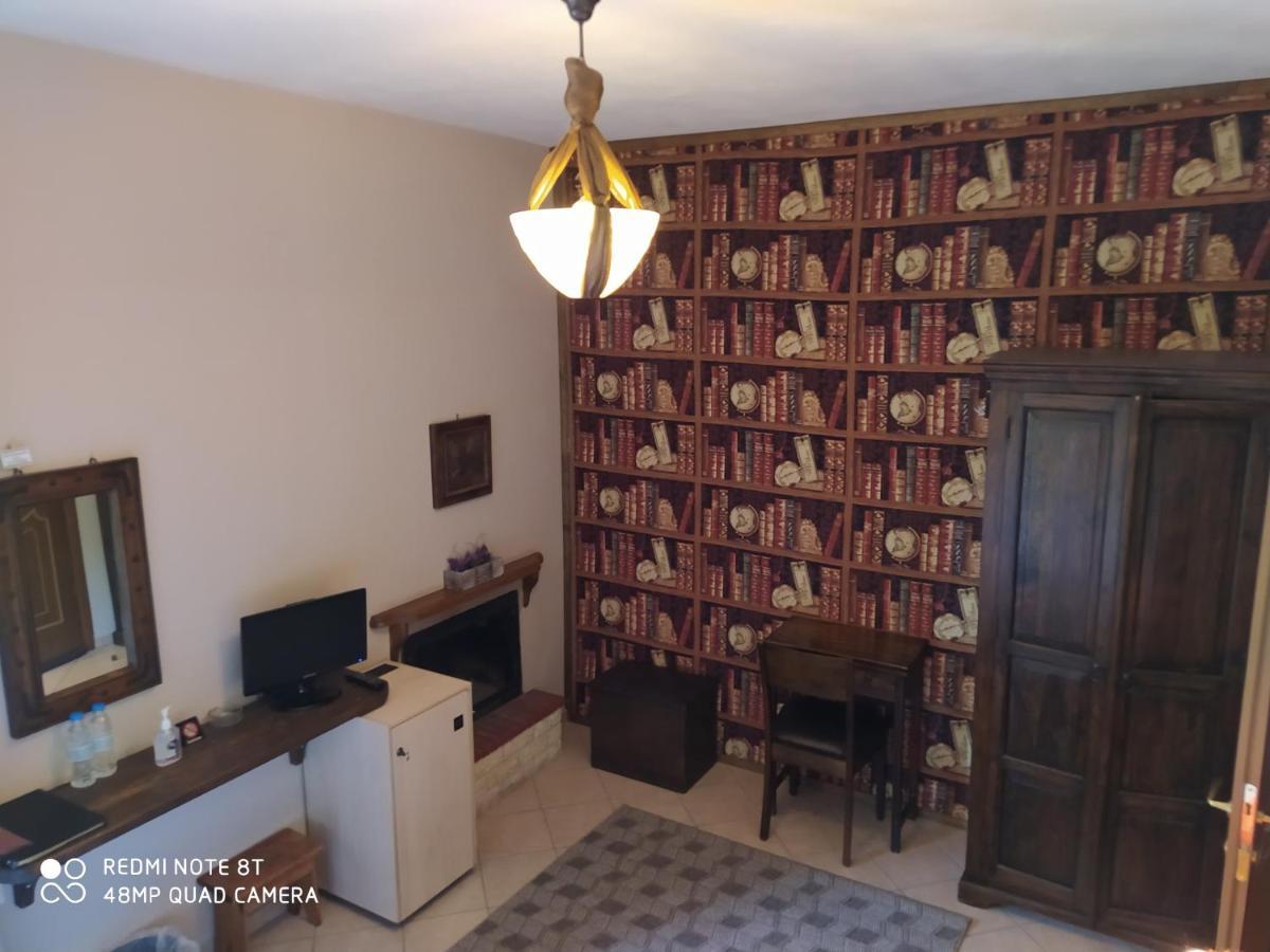 Xenonas Sta Tzakia Hotel Karpenísion Екстериор снимка