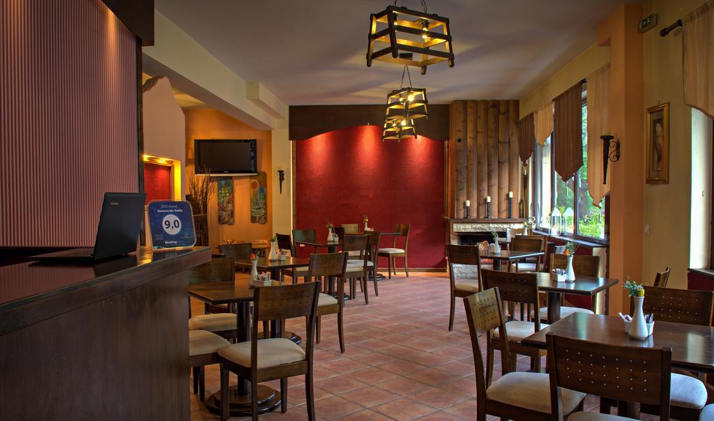 Xenonas Sta Tzakia Hotel Karpenísion Екстериор снимка