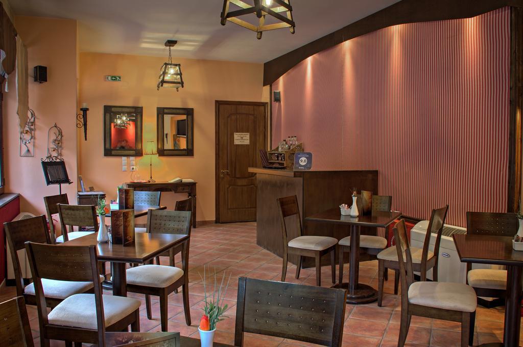 Xenonas Sta Tzakia Hotel Karpenísion Екстериор снимка
