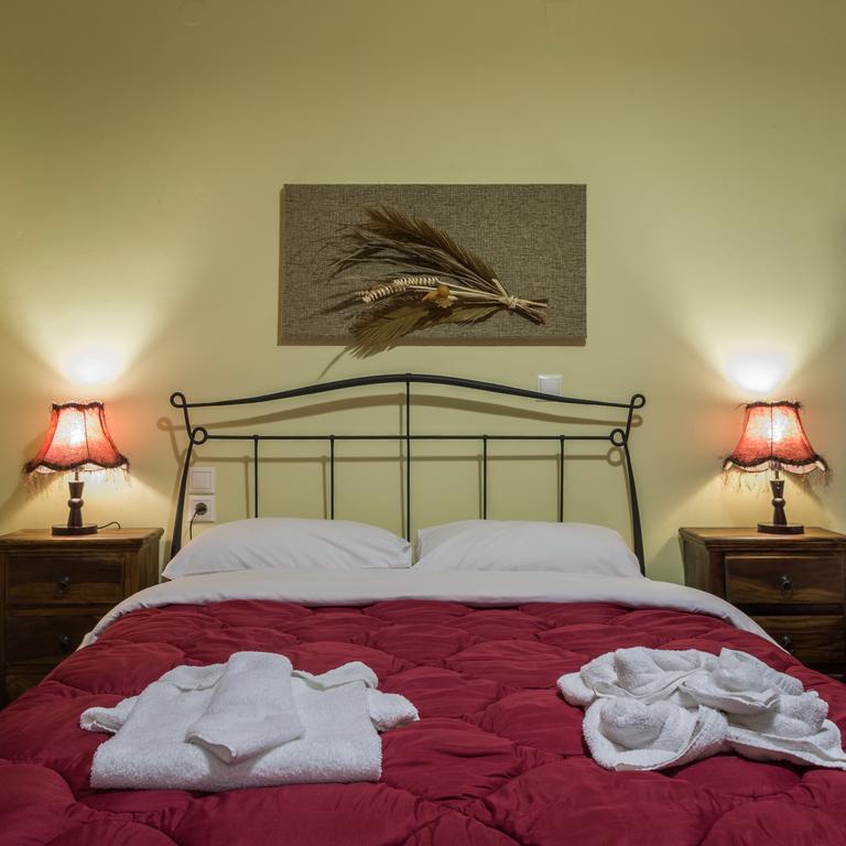 Xenonas Sta Tzakia Hotel Karpenísion Екстериор снимка