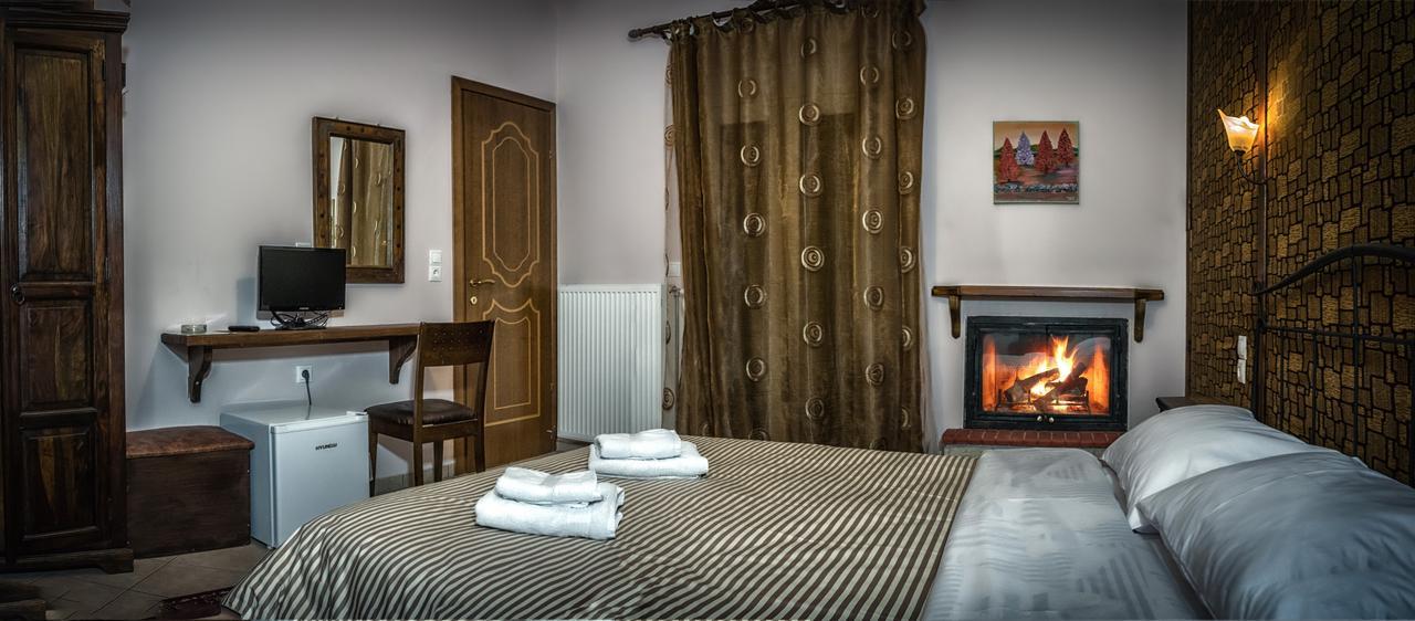 Xenonas Sta Tzakia Hotel Karpenísion Екстериор снимка