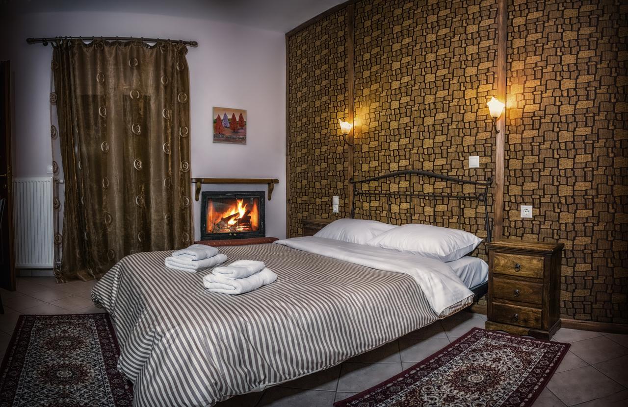 Xenonas Sta Tzakia Hotel Karpenísion Екстериор снимка